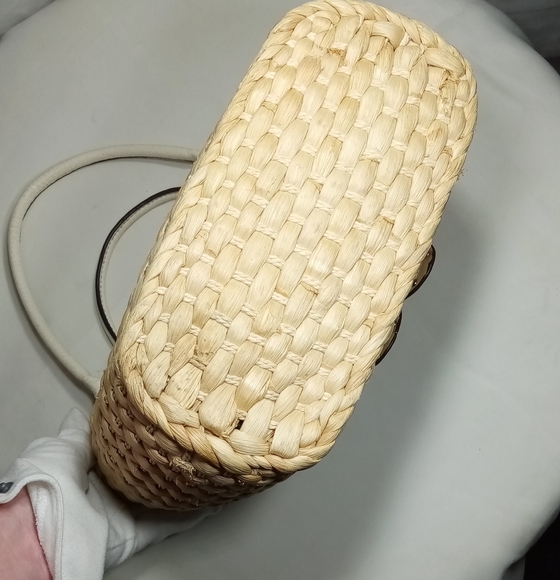 Tan Wicker Flower Hand Bag Bucket Bag - Picture 9 of 11